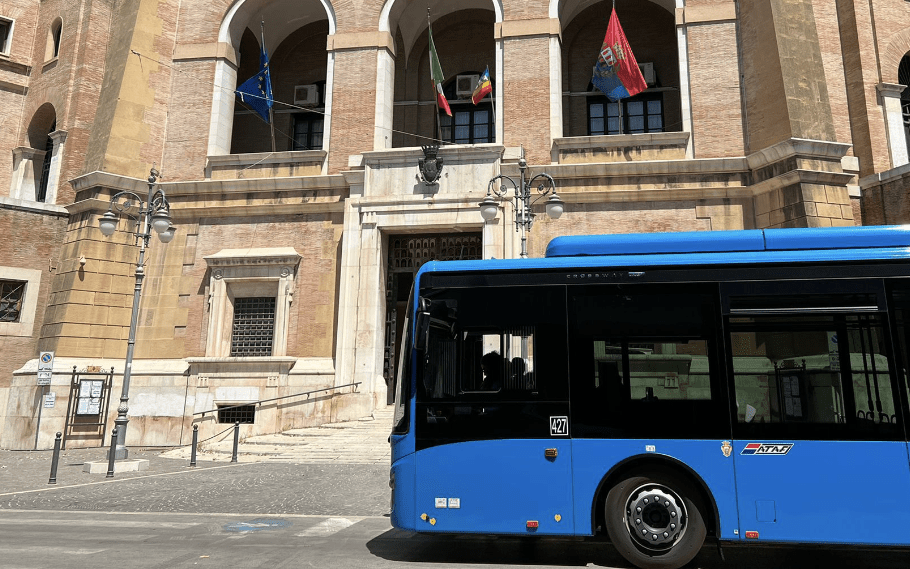 4 nuovi Bus elettrici per potenziare il trasporto urbano sostenibile.