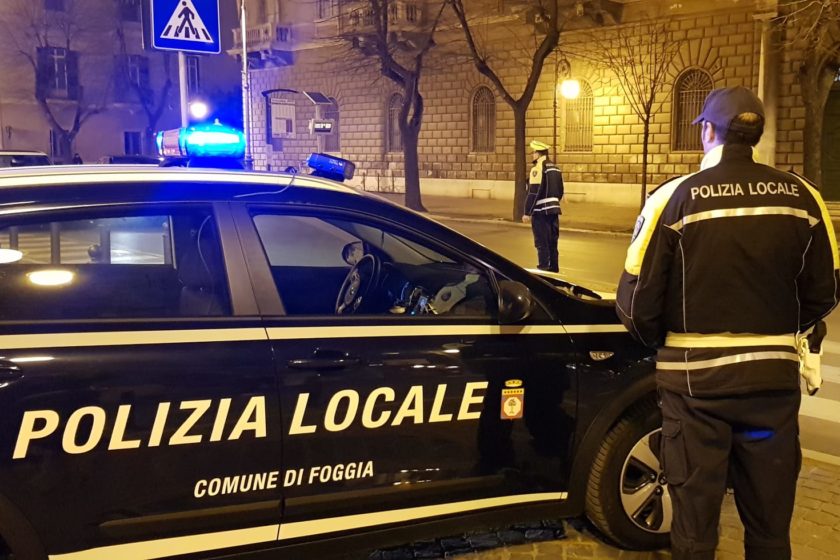 Movida, intervento della Polizia Locale nel centro città contro la “sosta selvaggia”